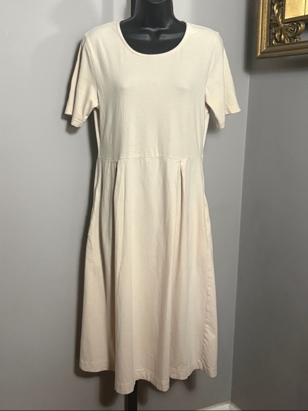 The Paragon Small Cream Short Sleeve Midi Dress